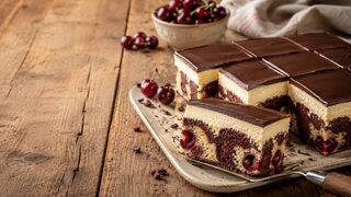 Donauwelle mit Buttercreme hausgemacht serviert