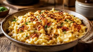 Käsespätzle hausgemacht serviert