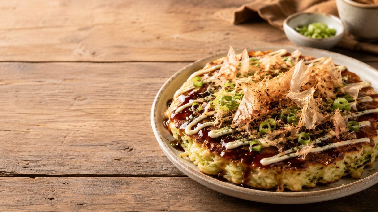 Okonomiyaki als beliebtes Gericht der japanischen Küche